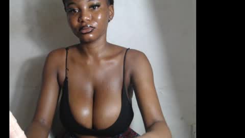 Snapshot of beautyslut1 chatting on 07/18/26, 01:15 beautyslut1 online show from 07/18/26, 01:15