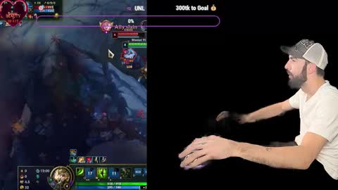 Snapshot of beautyxbeast chatting on 12/15/25, 03:33 BEAST online show from 12/15/25, 03:33