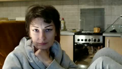 Snapshot of bebacksooon chatting on 01/11/26, 07:19 Raluca online show from 01/11/26, 07:19