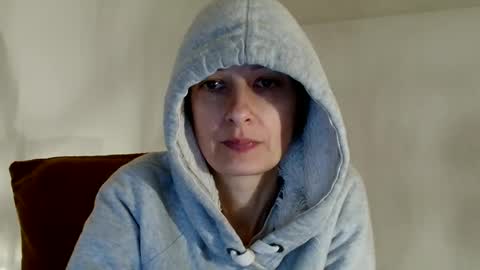 Snapshot of bebacksooon chatting on 02/05/26, 04:44 Raluca online show from 02/05/26, 04:44