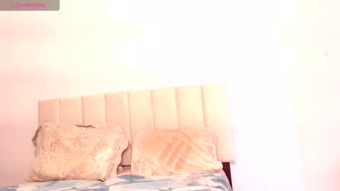 Jennifer online show from 02/19/25, 02:44