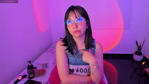 Snapshot of becca_be_ chatting on 06/05/26, 06:52 Becca is here online show from 06/05/26, 06:52
