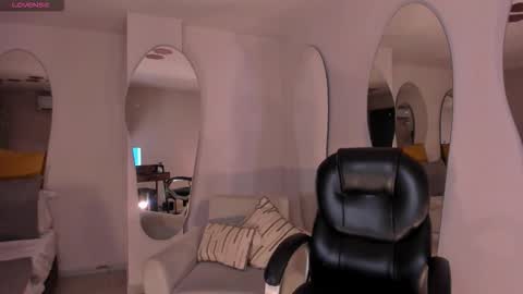 Am Becca online show from 09/20/25, 07:37