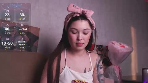 Snapshot of beccahert chatting on 02/23/25, 02:18 BeccaHert online show from 02/23/25, 02:18