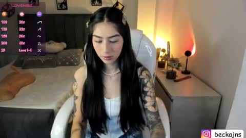 Marzhie online show from 09/18/25, 01:46