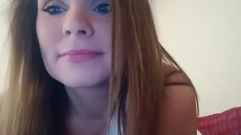 Snapshot of becky2994 chatting on 12/14/25, 07:47 BECKY BOO online show from 12/14/25, 07:47