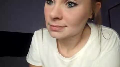 Snapshot of becky2994 chatting on 03/17/26, 08:28 BECKY BOO online show from 03/17/26, 08:28