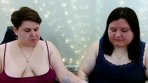 Snapshot of beckyandellen chatting on 05/27/26, 10:23 BeckyAndEllen online show from 05/27/26, 10:23