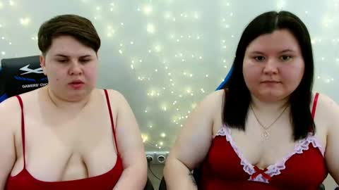 Snapshot of beckyandellen chatting on 06/04/26, 09:04 BeckyAndEllen online show from 06/04/26, 09:04