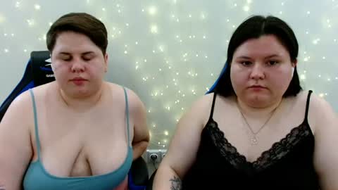 Snapshot of beckyandellen chatting on 06/15/26, 08:22 BeckyAndEllen online show from 06/15/26, 08:22