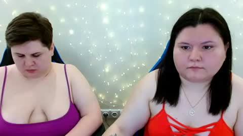 Snapshot of beckyandellen chatting on 06/21/26, 09:12 BeckyAndEllen online show from 06/21/26, 09:12
