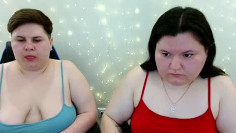 Snapshot of beckyandellen chatting on 06/23/26, 08:01 BeckyAndEllen online show from 06/23/26, 08:01