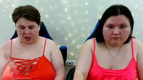 Snapshot of beckyandellen chatting on 07/22/26, 10:34 BeckyAndEllen online show from 07/22/26, 10:34