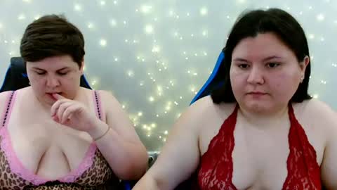 Snapshot of beckyandellen chatting on 07/31/26, 11:09 BeckyAndEllen online show from 07/31/26, 11:09
