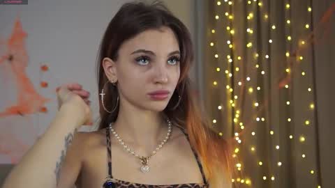 Melissa online show from 11/21/25, 11:09