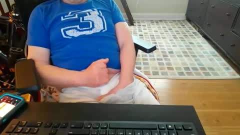 Snapshot of bedwetboy chatting on 04/19/26, 02:49 Bedwetboys online show from 04/19/26, 02:49