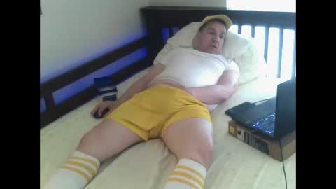 Snapshot of bedwetboy chatting on 05/25/26, 02:12 Bedwetboys online show from 05/25/26, 02:12