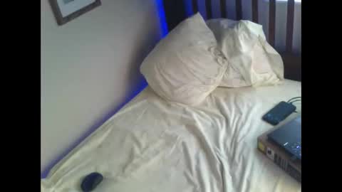 Snapshot of bedwetboy chatting on 05/30/26, 01:41 Bedwetboys online show from 05/30/26, 01:41