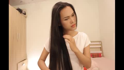 bee_thai online show from 01/25/25, 06:35