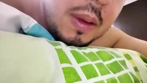 Snapshot of beefypecs_10 chatting on 04/08/26, 01:27 Criss2fer online show from 04/08/26, 01:27