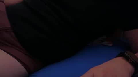 Snapshot of beehive7780 chatting on 12/15/25, 11:31 beehive7780 online show from 12/15/25, 11:31