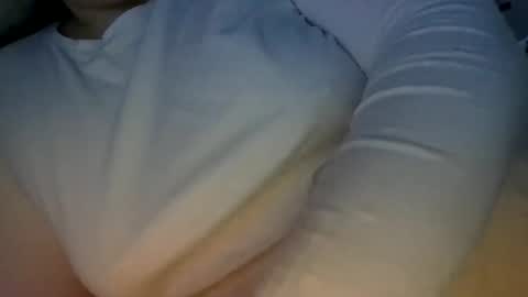 Snapshot of beeinmedeep chatting on 12/14/24, 01:39 beeinmedeep online show from 12/14/24, 01:39