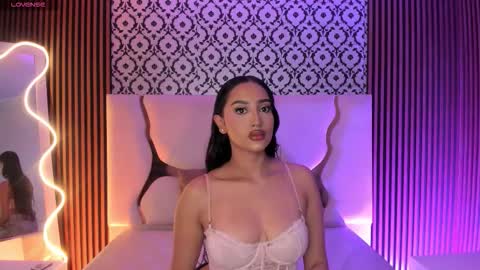 Snapshot of beella_tay1 chatting on 02/11/26, 11:48 BELLA online show from 02/11/26, 11:48