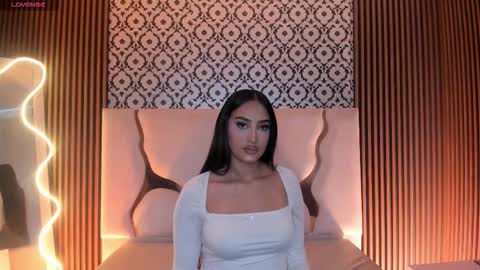 Snapshot of beella_tay1 chatting on 02/19/26, 12:56 BELLA online show from 02/19/26, 12:56