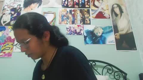 Snapshot of beentage chatting on 12/17/24, 05:51 Alex online show from 12/17/24, 05:51