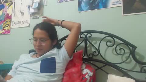 Snapshot of beentage chatting on 12/31/24, 07:40 Alex online show from 12/31/24, 07:40