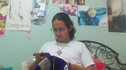 Snapshot of beentage chatting on 01/05/25, 03:32 Alex online show from 01/05/25, 03:32