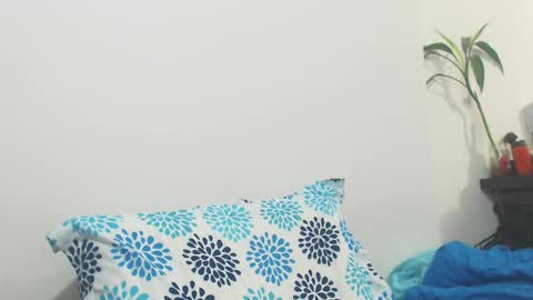 Snapshot of beentage chatting on 10/31/25, 06:25 Alex online show from 10/31/25, 06:25