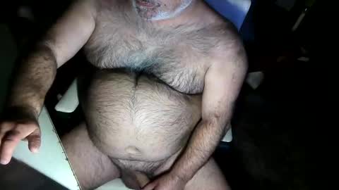 Snapshot of beers19 chatting on 11/15/25, 03:52 beers19 online show from 11/15/25, 03:52