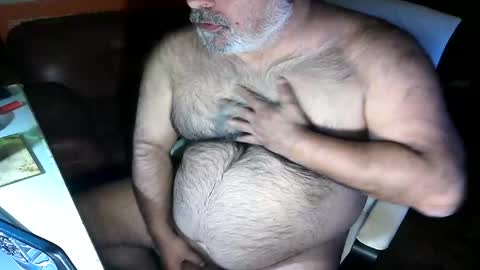 Snapshot of beers19 chatting on 11/22/25, 05:12 beers19 online show from 11/22/25, 05:12