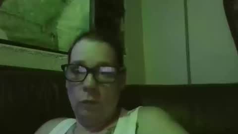 Snapshot of beesmithfield chatting on 05/09/26, 10:42 beesmithfield online show from 05/09/26, 10:42
