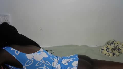 Snapshot of beib_love chatting on 12/16/24, 01:22 beib_love online show from 12/16/24, 01:22