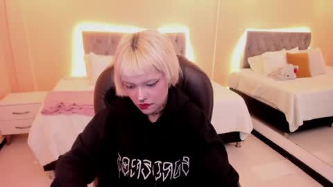 Bela online show from 04/24/26, 01:57