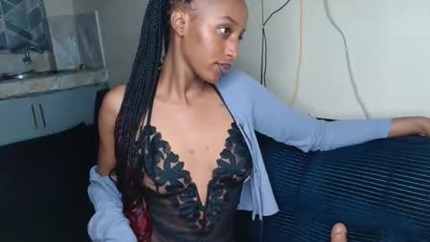 Snapshot of bela_violet chatting on 12/16/25, 04:17 bela_violet online show from 12/16/25, 04:17