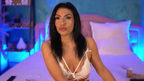 Snapshot of belajonnes chatting on 03/17/26, 08:45 BellaJonnes online show from 03/17/26, 08:45