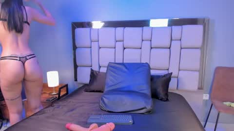 Bella online show from 05/02/26, 04:17