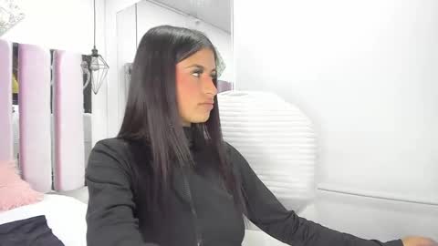 Snapshot of belinda_ws chatting on 12/10/24, 07:54 Bella online show from 12/10/24, 07:54