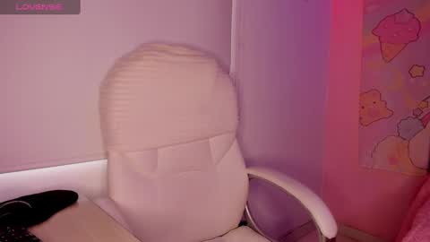 Snapshot of belinda_ws chatting on 01/27/25, 01:41 Bella online show from 01/27/25, 01:41