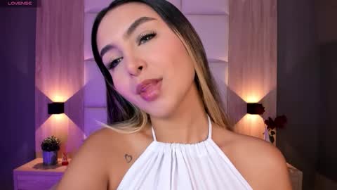 Bella cam online show from 09/30/25, 07:30