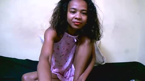 Snapshot of bella193999 chatting on 12/15/24, 05:13 bella193999 online show from 12/15/24, 05:13