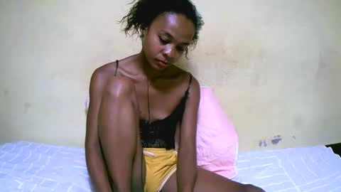 Snapshot of bella193999 chatting on 12/21/24, 06:23 bella193999 online show from 12/21/24, 06:23