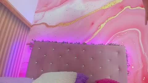 Snapshot of bella__sweets chatting on 01/13/26, 10:42 Melanie online show from 01/13/26, 10:42