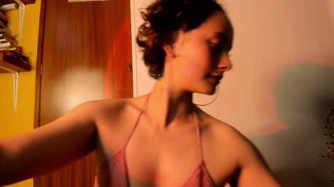 Snapshot of bella__w chatting on 01/09/26, 12:24 Zia online show from 01/09/26, 12:24