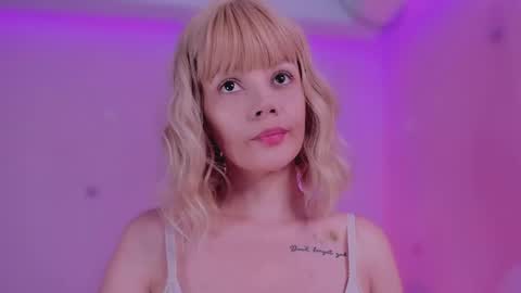 isabella online show from 02/13/25, 07:52