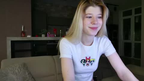 Snapshot of bella_amoury chatting on 03/01/25, 08:31 Bella online show from 03/01/25, 08:31