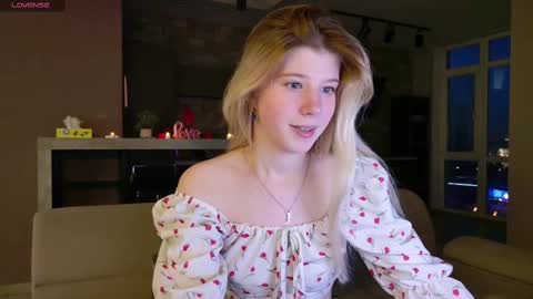 Snapshot of bella_amoury chatting on 03/12/25, 04:35 Bella online show from 03/12/25, 04:35